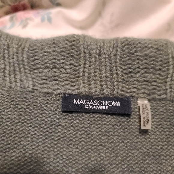 Magaschoni Magashoni Ruffled Front Cashmere Cardigan Green Sage color - Picture 5 of 10